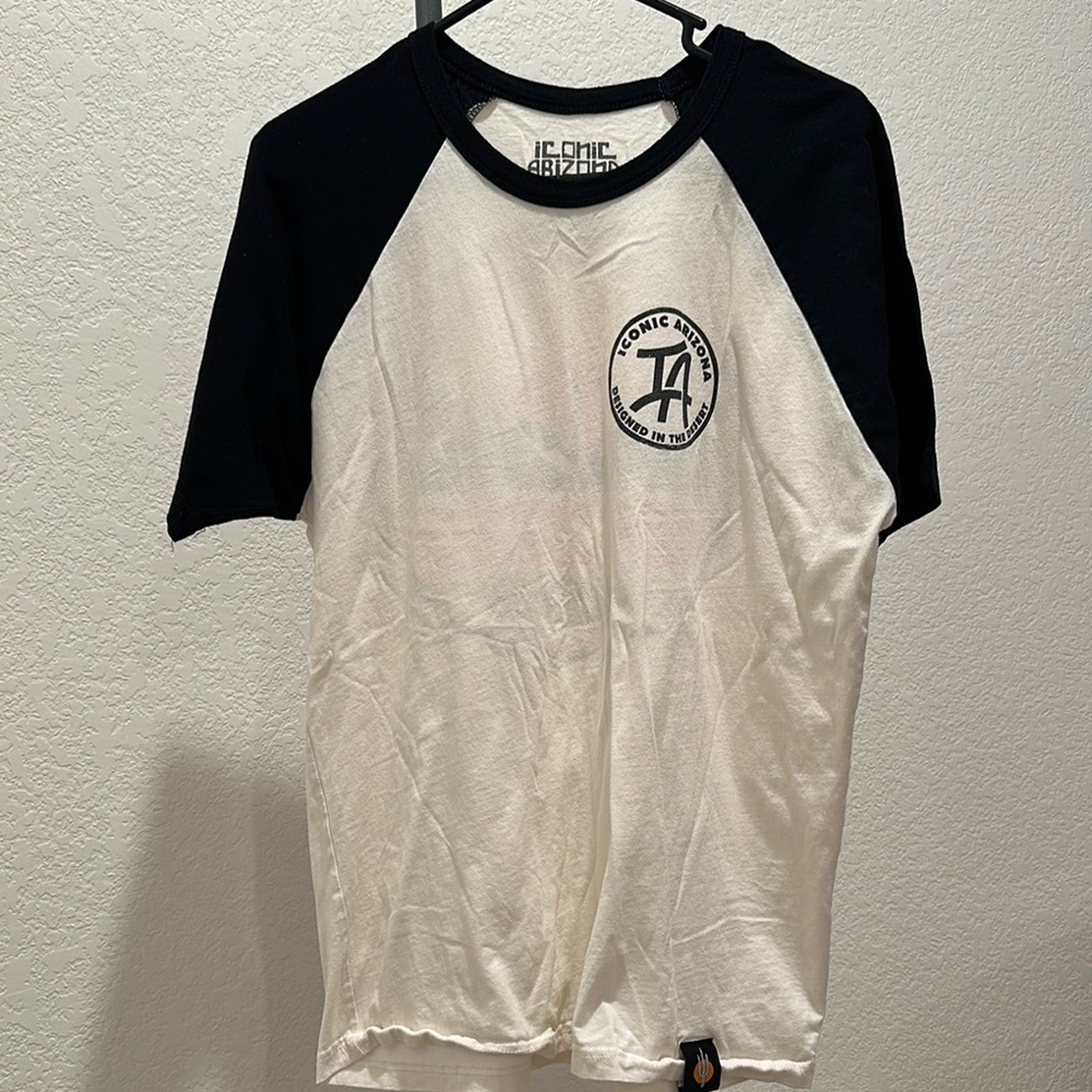 Arizona Jean Company Black and White Short Sleeve Tee